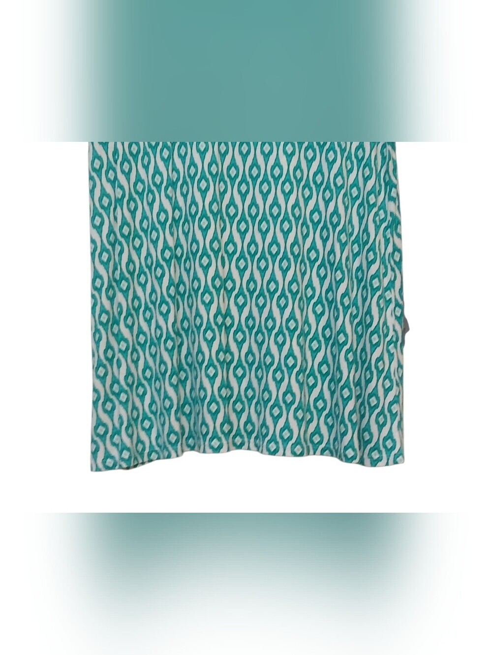 Chico's -NWOT,Greens & White Geometric Print, Hi/Lo Blouse,100% Model, Chico's 1 - Picture 9 of 10